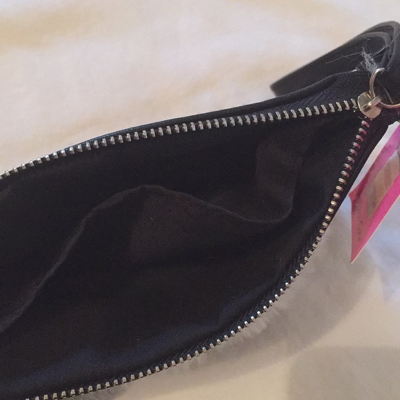 SOLD Betsey Johnson Wristlet / Sunglass case - Picture 3 of 3